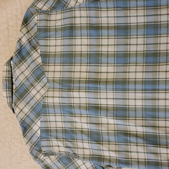 Levi’s Modern Fit Button Up - Picture 5 of 9